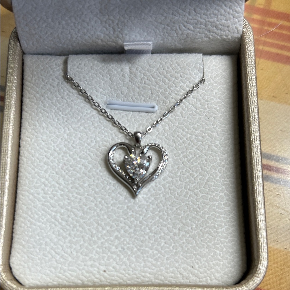 Soulvaya moissanite swan necklace